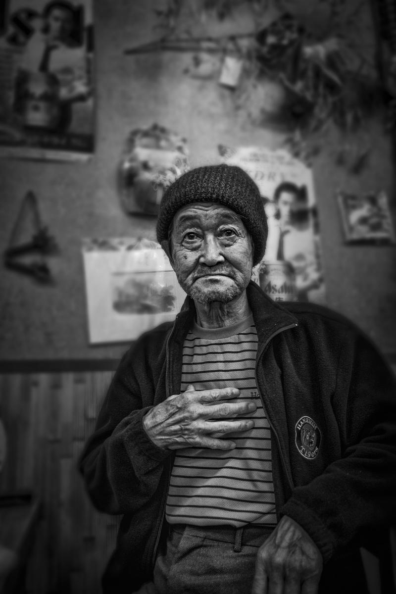 Dignity : Nighttime in Japan : Richard Dweck